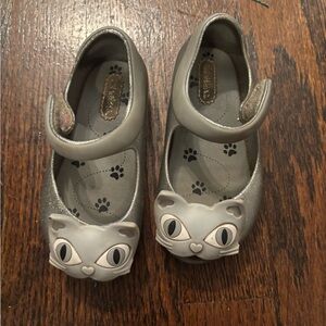 Mini Melissa size 7 Silver Cat Face Kids Shoes